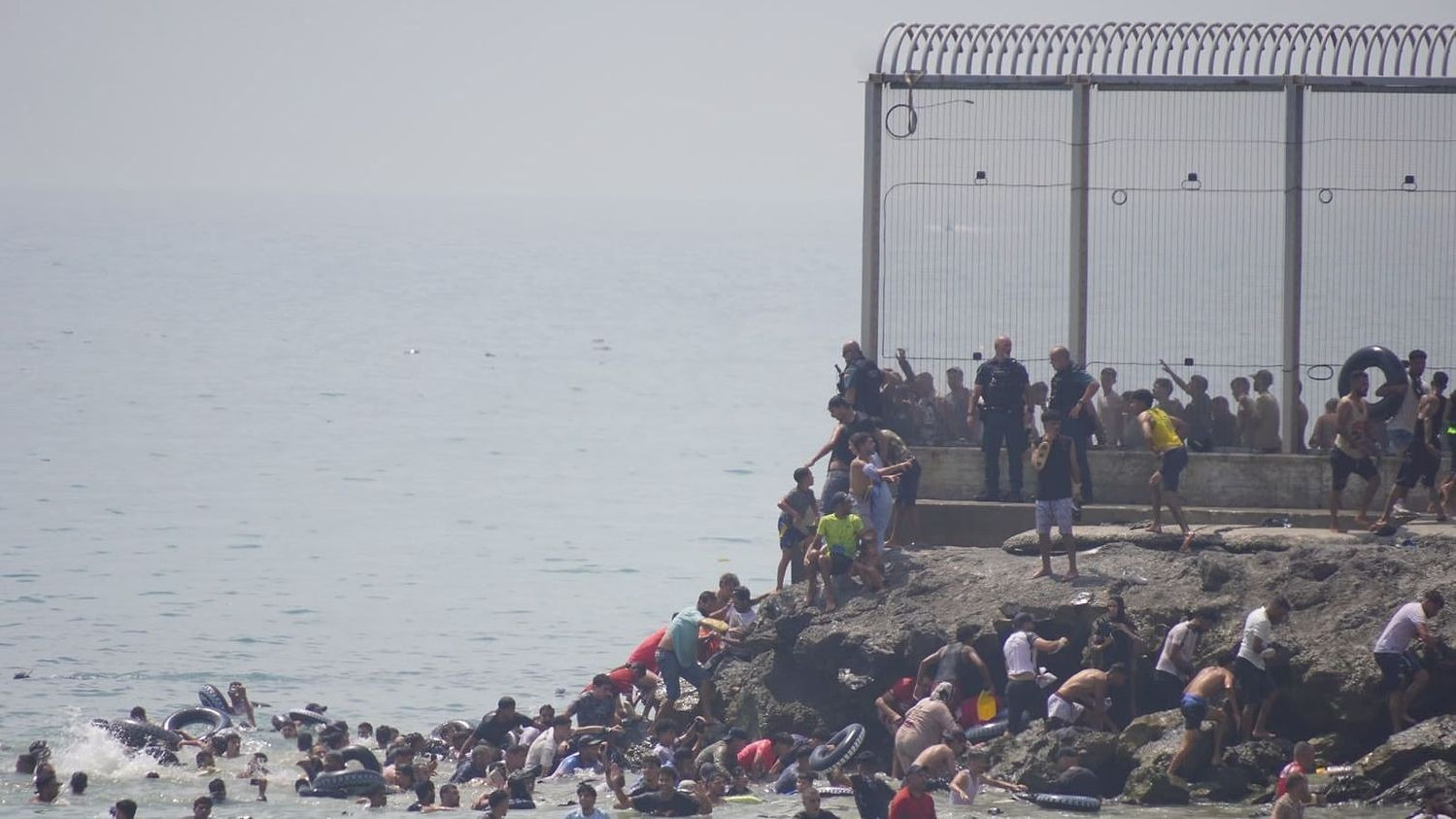 Sebta: 60.000 migrants, 25.000 retours au Maroc et 34 morts